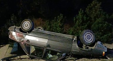 Çorum'da iki otomobil çarpıştı: 3 yaralı