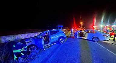 Edirne'de 2 otomobil çarpıştı; 5 yaralı