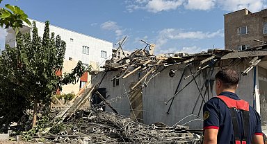 Ev inşaatında beton dökümü sırasında çökme: 5 yaralı