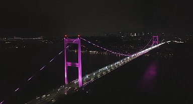 FSM Köprüsü 'Meme Kanseri Farkındalık Ayı' kapsamında pembe ışıklarla aydınlatıldı Havadan görüntü