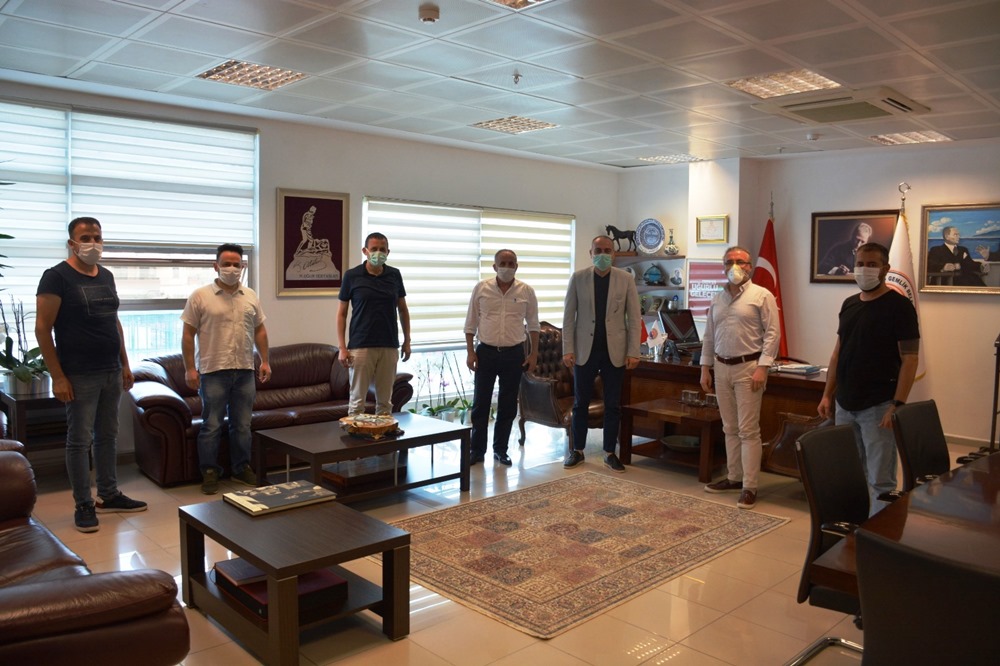 Gemlikli berberler pazar günleri “izin” istedi