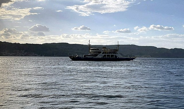Gökçeada ve Bozcaada feribot seferlerine fırtına engeli