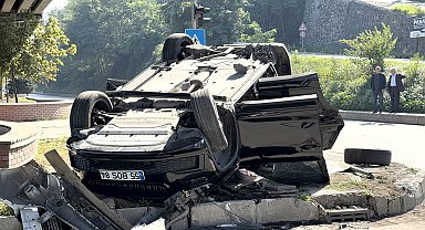 Hafif ticari aracın çarptığı cip takla attı; 1 yaralı