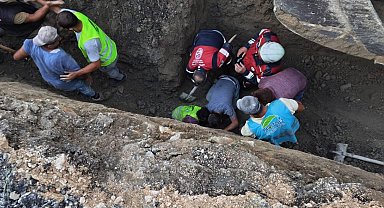 Hatay'da göçük altında kalan işçi kurtarıldı