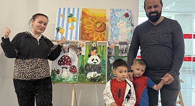 İkiz annesi Nurdan, kemoterapide resimle hayata tutundu