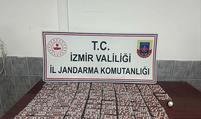 Jandarmanın durdurduğu araçta 1456 sentetik hap ele geçirildi
