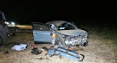Kaçak göçmenleri taşıyan otomobil takla attı; 9 yaralı