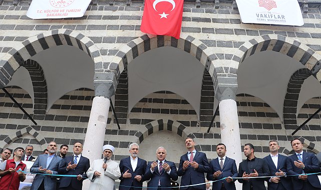 Kahramanmaraş depremlerinde hasar gören 6 cami, yeniden ibadete açıldı