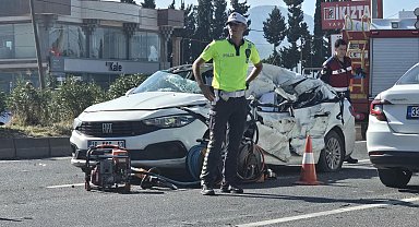 Kamyonet ile otomobil çarpıştı: 1 ölü, 2 yaralı