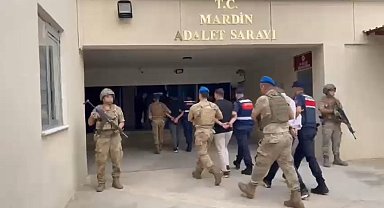 Kendilerini 'başsavcı' olarak tanıtıp dolandırıcılık yapan 8 şüpheli tutuklandı