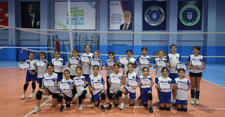 Kış Spor Okulları'nda sertifika heyecanı