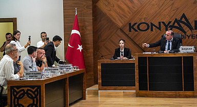 Konyaaltı Belediye Başkanı, CHP'den istifa etti