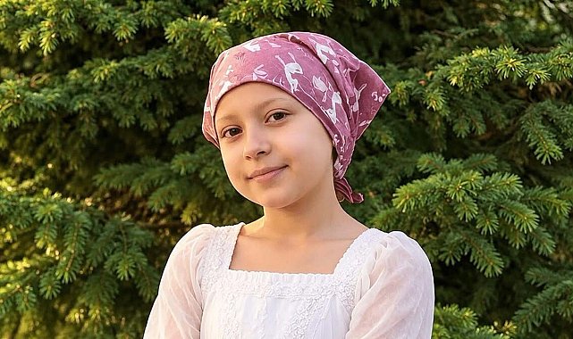 Lösemiden hayatını kaybeden 9 yaşındaki Ada, balonlarla son yolculuğuna uğurlandı