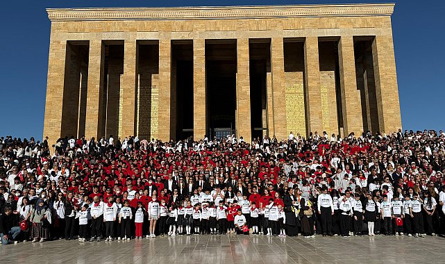 LÖSEV'den Anıtkabir'e 100 bin kişilik ziyaret