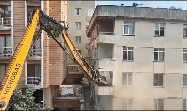 Maltepe'de çöken binada kontrollü yıkım başladı - 1