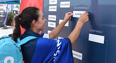 Milli tenisçi Ayla Aksu Kahraman, çeyrek finale yükseldi