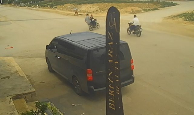 Motosikletler kavşakta çarpıştı; 1 ölü, 2 yaralı