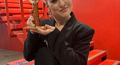 Nergis Öztürk 'yılın oyuncusu' seçildi