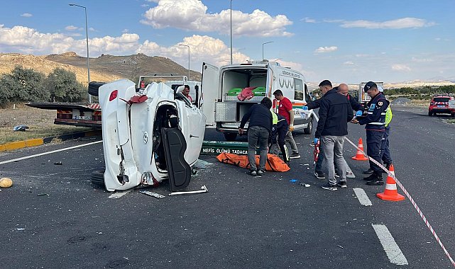 Nevşehir'de kamyonet ile otomobil çarpıştı: 2 ölü, 1 yaralı