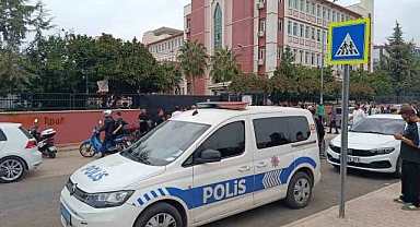 Ortaokulda bıçaklı saldırı