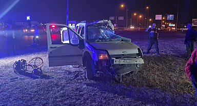 Otobüs ile çarpışan hafif ticari araçtaki karı-koca öldü; 3 yaralı