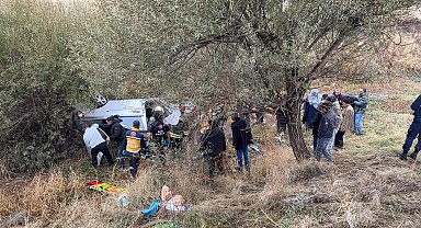 Otomobil, şarampole yuvarlandı: 5 yaralı