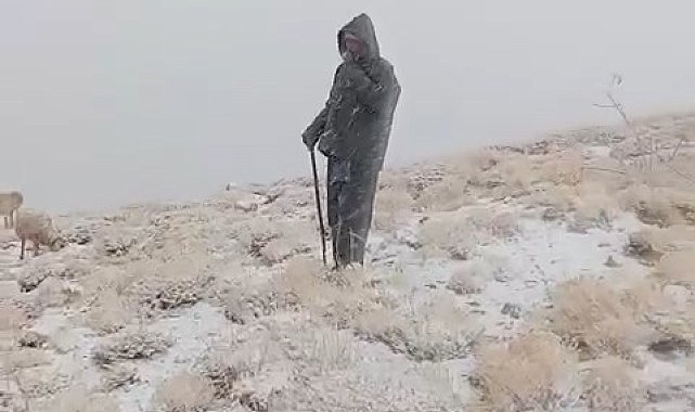 Ovacık'ta yaylaya kar yağdı