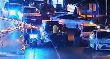 Polis, nefes almakta güçlük çeken sürücüyü, heimlich manevrasıyla kurtardı; o anlar kamerada