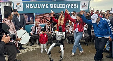 Şanlıurfa'da yağmura rağmen TEKNOFEST'e ziyaretçi akını