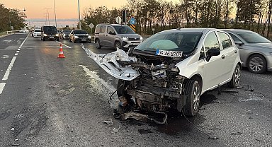 Tekirdağ'da iki otomobil çarpıştı; 5 yaralı