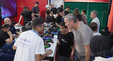 TEKNOFEST Güneydoğu'da Milli Eğitim Bakanlığı standına yoğun ilgi