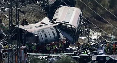 Tren faciasında can kaybı 74’e çıktı