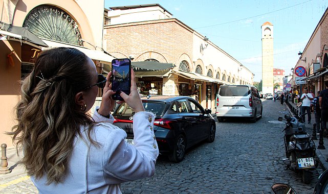 Türkiye'nin en yüksek saat kulesinin yer aldığı cadde trafiğe kapatıldı