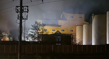 Yağ fabrikasındaki yangın 8,5 saatte kontrol altına alındı