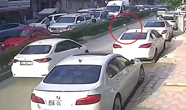 Yola çıkan çocuk, kazaya neden oldu