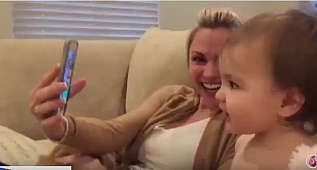 Sevimli Bebeklerin Görüntülü Konuşması